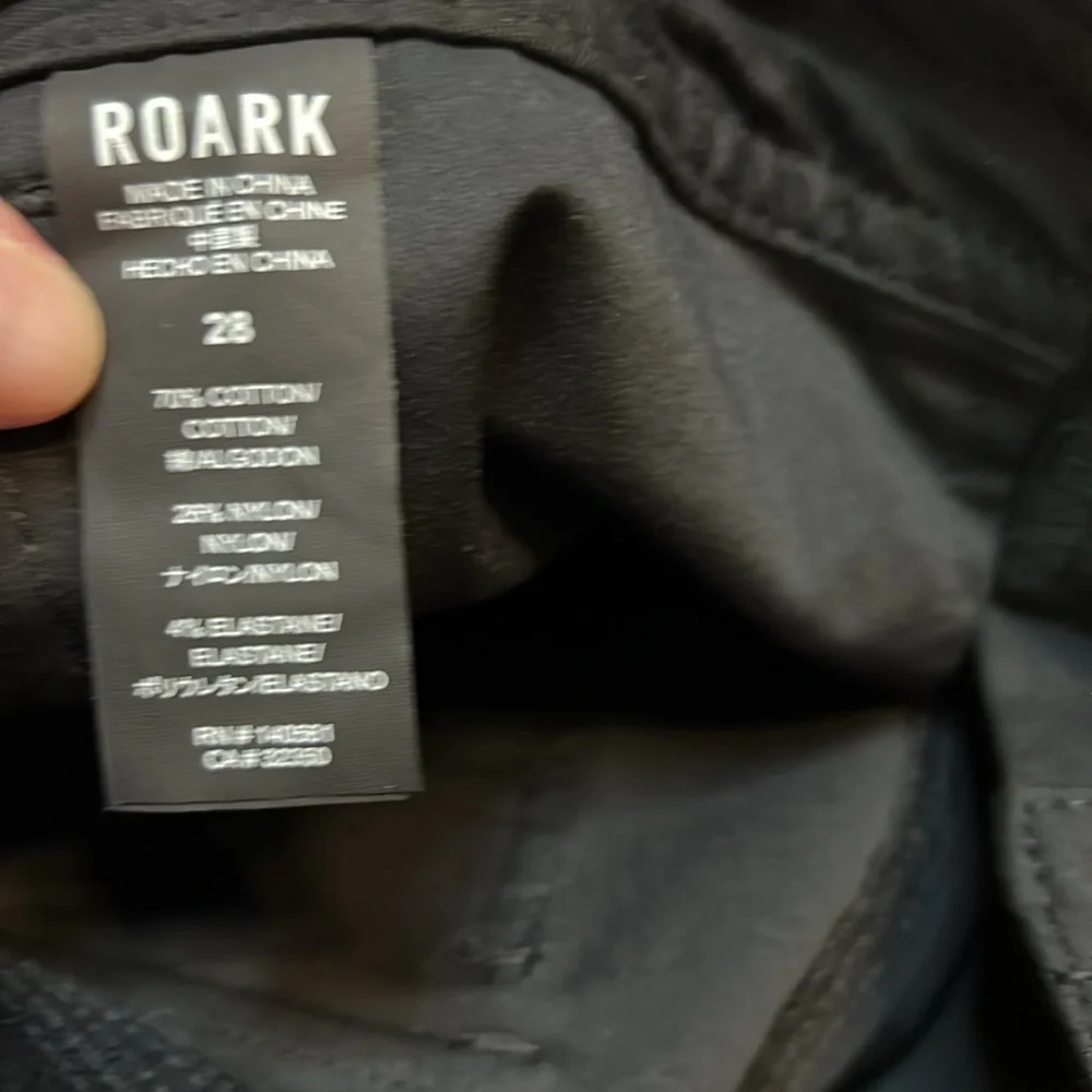 Roark Black Pants Straight Leg size‎ 28